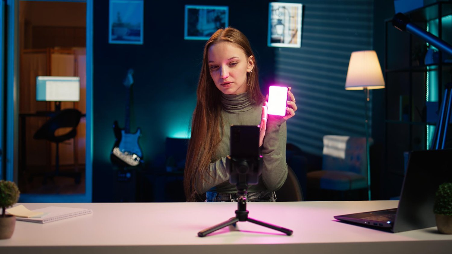 social-media-video-creator-using-smartphone.